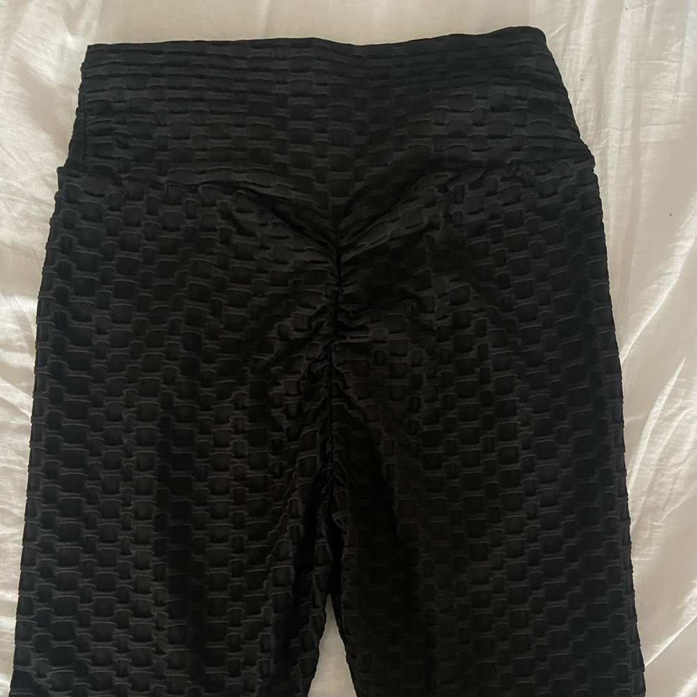 Black Tik Tok Leggings. Size: L